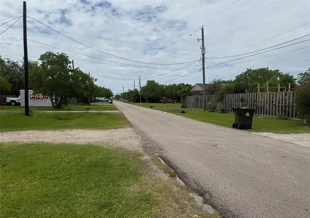 2nd image of Na 8th, Dickinson, TX 77539 | MLS# 98766812