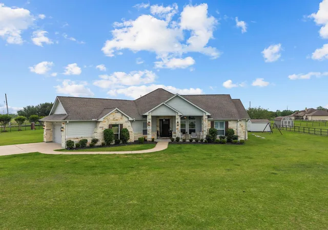 1st image of 16003 Three Oaks Blvd, Santa Fe, TX 77517 | MLS# 69767085