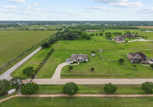 Photo 3 of Single family home for sale at 16003 Three Oaks Blvd, Santa Fe, TX 77517 | MLS# 69767085 | Listing updated on 2026-08-11