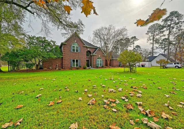 Photo 2 of Single family home for sale at 15461 Bedford Ln, Conroe, TX 77384 | MLS# 26829951 | Listing updated on 2026-08-01