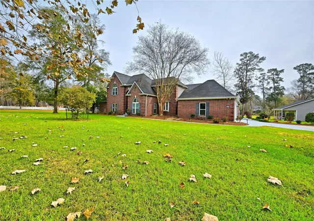 Photo 3 of Single family home for sale at 15461 Bedford Ln, Conroe, TX 77384 | MLS# 26829951 | Listing updated on 2026-08-01