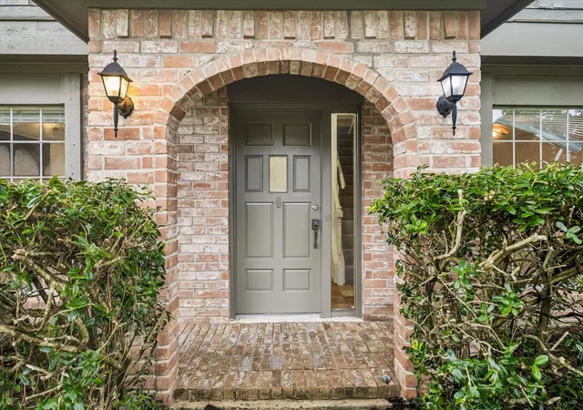 Photo 3 of Sale Pending at 2502 Ciderwood Dr, Spring, TX 77373 | MLS# 27624545 | Listing updated on 2026-09-04