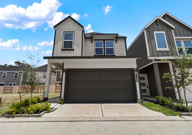 Photo 2 of Single family home for sale at 958 Green Vines Ln, Houston, TX 77091 | MLS# 62047608 | Listing updated on 2026-10-08