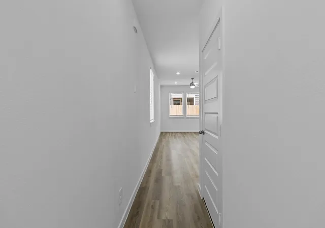 Photo 3 of Single family home for sale at 958 Green Vines Ln, Houston, TX 77091 | MLS# 62047608 | Listing updated on 2026-10-08