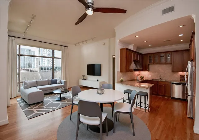 Listing Photo 1 - Condo for sale in building located at 2211 Briarglen Dr, Houston, TX 77027 - Unit #705