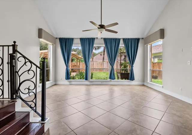 Homes for sale in Kemah, TX | 201 Lago Vista St, Kemah, TX 77565 | MLS# 17559175