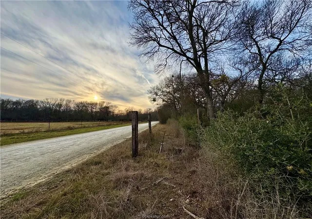 Homes for sale in Hearne, TX | 10075 River Ridge Dr, Hearne, TX 77859 | MLS# 10849981