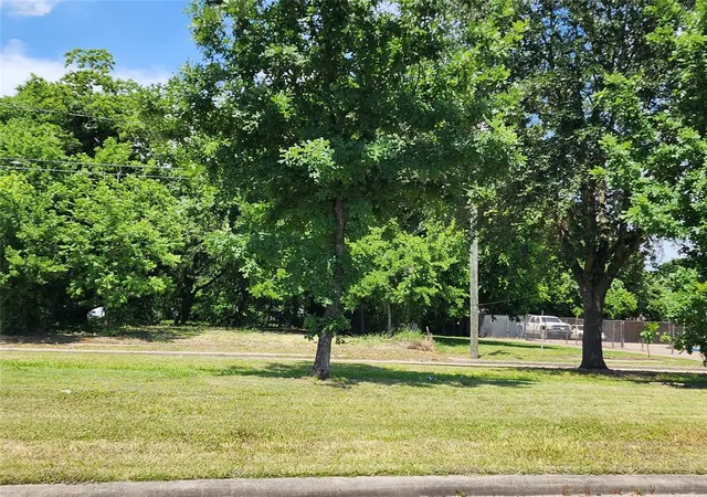 Photo 3 of Land for sale at 3229 Elgin St, Houston, TX 77004 | MLS# 10491378 | Listing updated on 2026-05-29