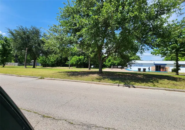 Photo 4 of Land for sale at 3229 Elgin St, Houston, TX 77004 | MLS# 10491378 | Listing updated on 2026-05-29