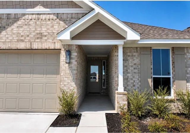 Photo 2 of Single family home for sale at 2039 Emerald Lake Trail, Dayton, TX 77535 | MLS# 22649378 | Listing updated on 2026-09-09