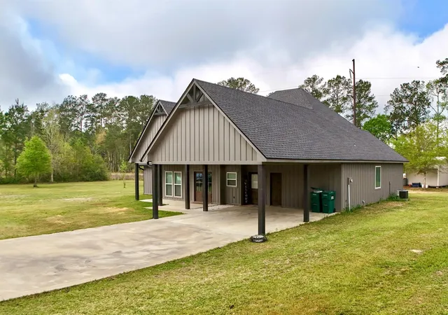 Homes for sale in Buna, TX | 375 County Road 725, Buna, TX 77612 | MLS# 7389710