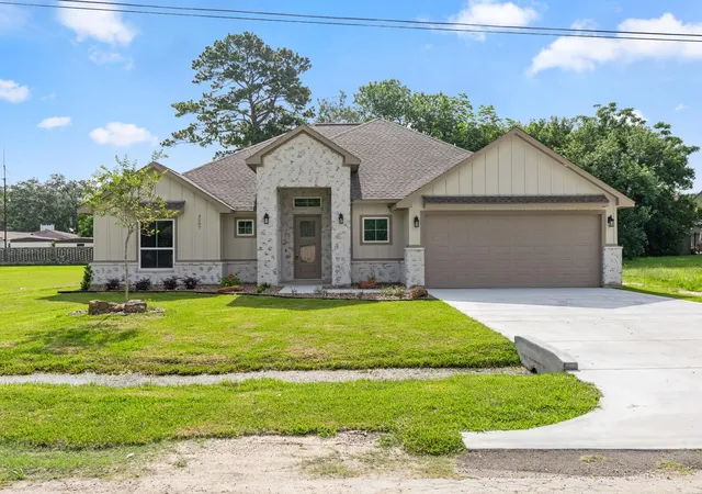 Homes for sale in Bay City, TX | 3207 Ave I, Bay City, TX 77414 | MLS# 5461811
