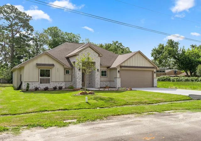 Homes for sale in Bay City, TX | 3207 Ave I, Bay City, TX 77414 | MLS# 5461811
