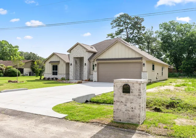 Homes for sale in Bay City, TX | 3207 Ave I, Bay City, TX 77414 | MLS# 5461811