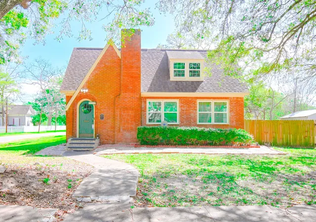 1st image of 2801 Avenue I, Bay City, TX 77414 | MLS# 94025672