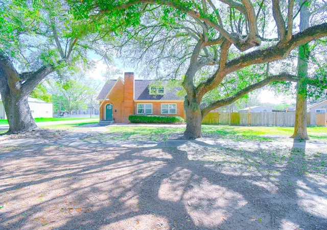 5th image of 2801 Avenue I, Bay City, TX 77414 | MLS# 94025672