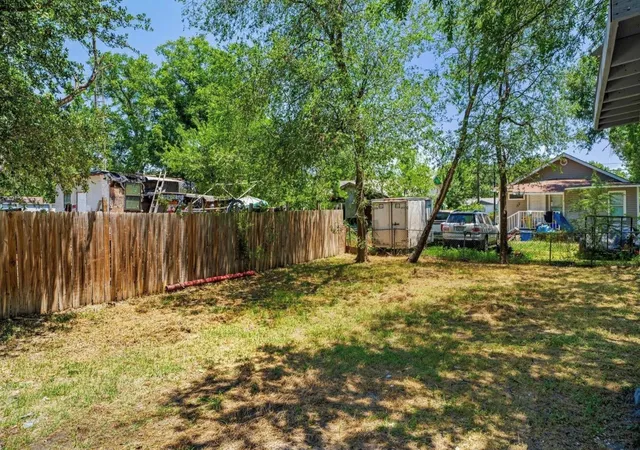 Photo 20 of Sale Pending at 512 Vickers Ave, San Antonio, TX 78211 | MLS# 80185909 | Listing updated on 2026-10-05