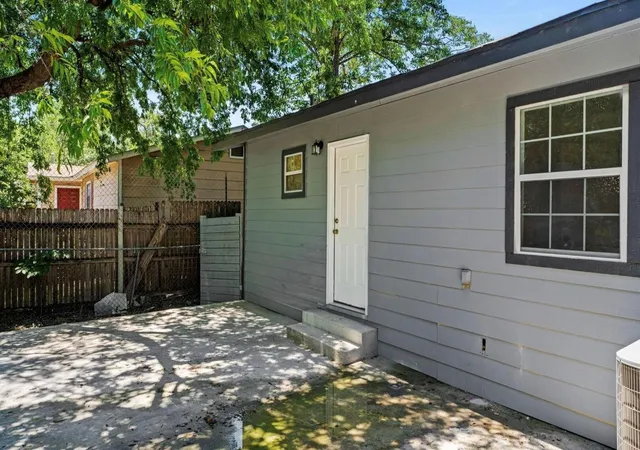 Photo 3 of Single family home for sale at 512 Vickers Ave, San Antonio, TX 78211 | MLS# 80185909 | Listing updated on 2026-08-14