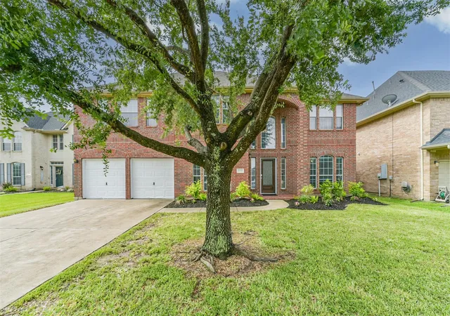 3rd image of 2705 Haleys Comet Ct, Deer Park, TX 77536 | MLS# 23565782