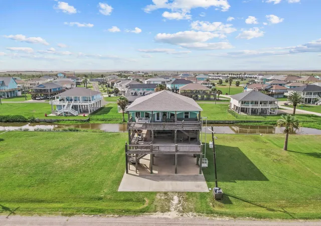 3rd image of 2929 Lakeside, Crystal Beach, TX 77650 | MLS# 69397157