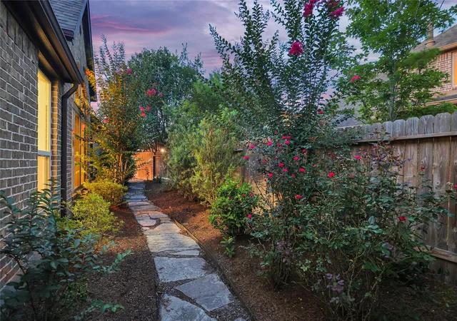 Photo 3 of Single family home for sale at 3920 Pinecrest Peak Dr, Spring, TX 77386 | MLS# 20379089 | Listing updated on 2026-09-21