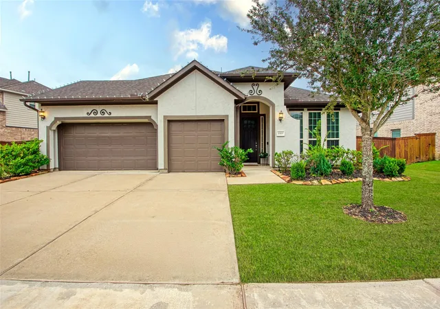 Photo 1 of Single family home for sale at 6919 Red Oak Dr, Katy, TX 77493 | MLS# 58111196 | Listing updated on 2026-08-01