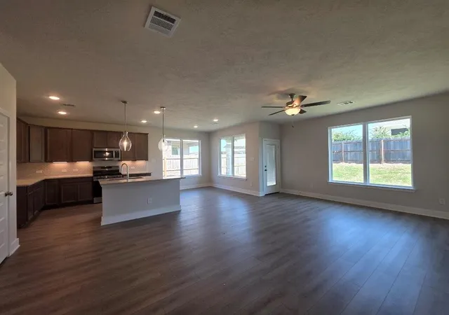 Photo 3 of Sale Pending at 2051 Winepress Rd, Brenham, TX 77833 | MLS# 41414908 | Listing updated on 2026-09-17