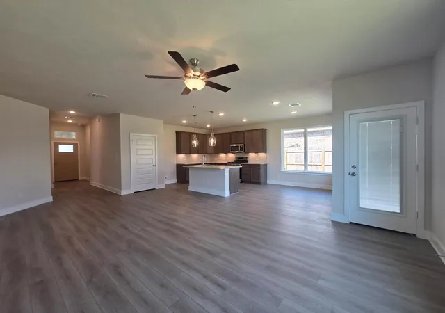 Photo 4 of Sale Pending at 2051 Winepress Rd, Brenham, TX 77833 | MLS# 41414908 | Listing updated on 2026-09-17