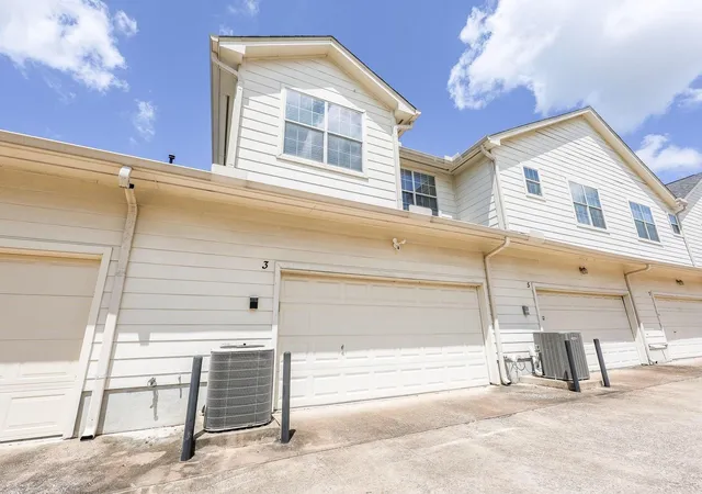 2nd image of 2865 Westhollow Dr #3, Houston, TX 77082 | MLS# 38583055