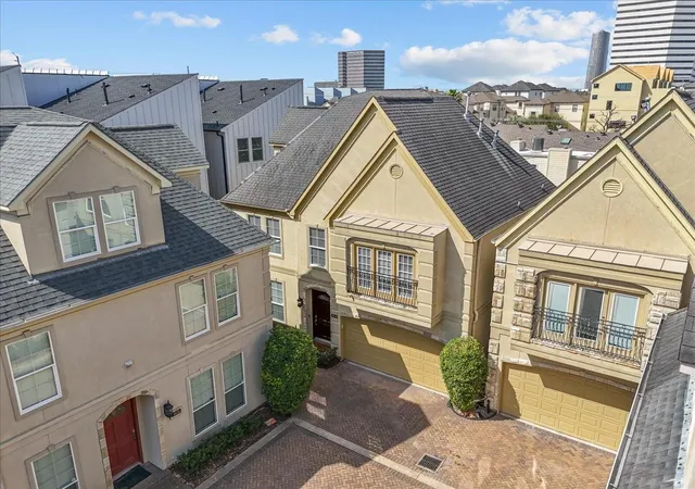 Photo 2 of Single family home for sale at 5624 Dolores St, Houston, TX 77057 | MLS# 42179790 | Listing updated on 2026-09-09