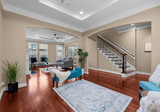 Photo 4 of Single family home for sale at 5624 Dolores St, Houston, TX 77057 | MLS# 42179790 | Listing updated on 2026-09-09