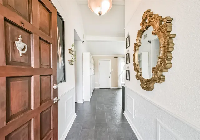 3rd image of 1749 Dolphin Dr, Seabrook, TX 77586 | MLS# 63579230