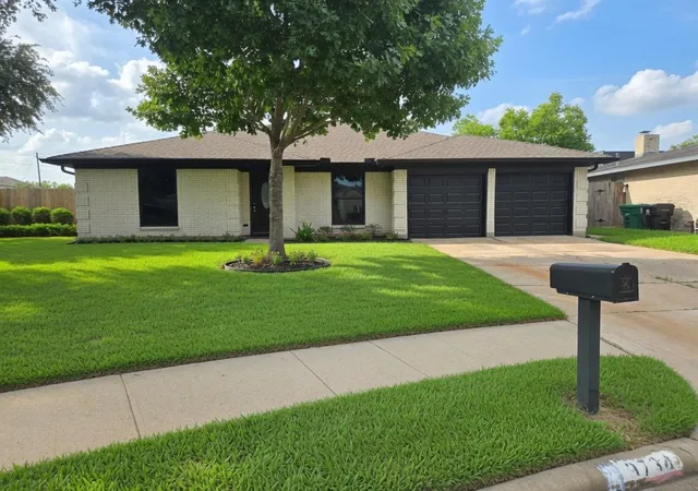 Photo 1 of Single family home for sale at 9734 Clanton St, Houston, TX 77080 | MLS# 58267620 | Listing updated on 2026-07-23