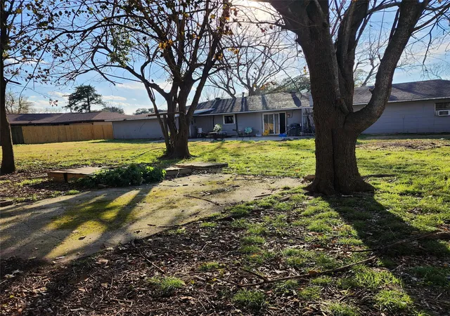 Homes for sale in Baytown, TX | 1206 N Commerce St, Baytown, TX 77520 | MLS# 78293911