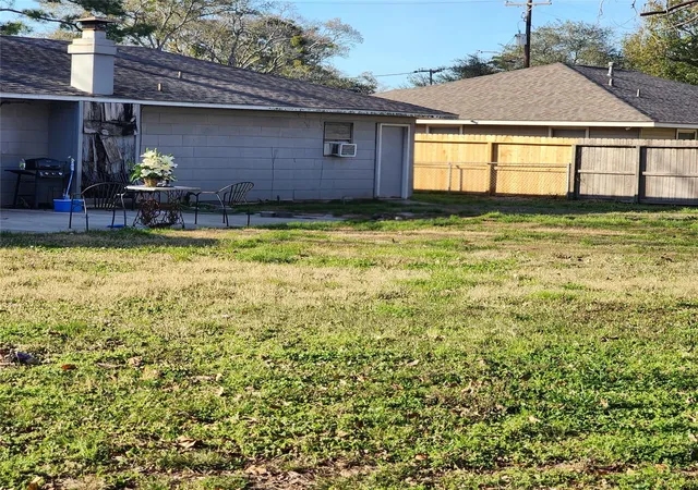 Homes for sale in Baytown, TX | 1206 N Commerce St, Baytown, TX 77520 | MLS# 78293911