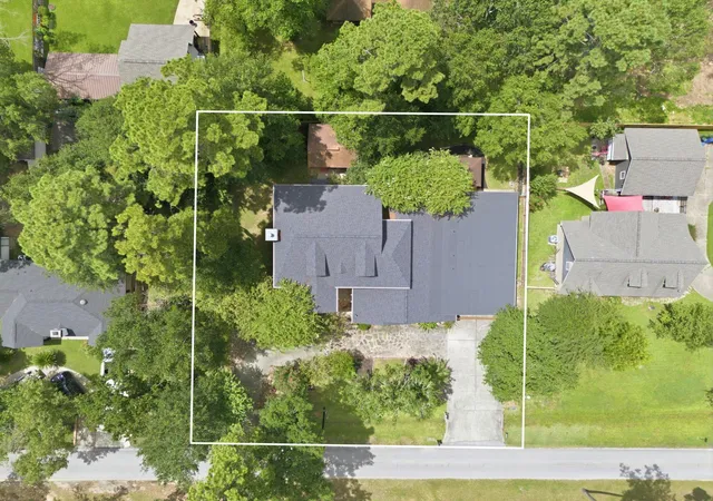 Photo 19 of Single family home for sale at 511 Chateau Woods Pkwy Dr, Conroe, TX 77385 | MLS# 68360864 | Listing updated on 2026-09-05