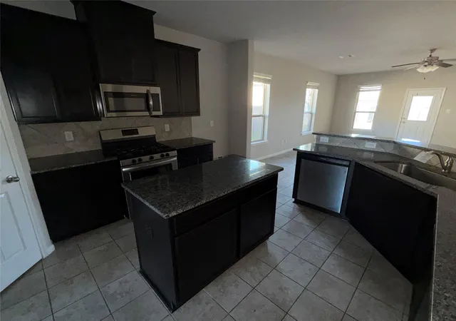 Photo 3 of Sale Pending at 3010 Royal Albatross Dr, Texas City, TX 77590 | MLS# 37134448 | Listing updated on 2026-09-01
