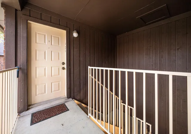 Photo 3 of Condo for sale at 3100 Walnut Bnd Ln #120, Houston, TX 77042 | MLS# 49577196 | Listing updated on 2026-07-02