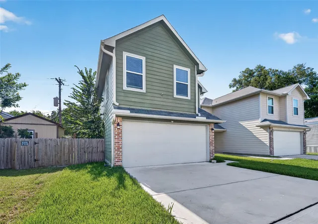 Homes for sale in Baytown, TX | 3215 Angelfish Cvs, Baytown, TX 77523 | MLS# 98027235
