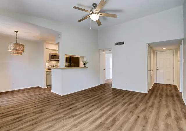 Photo 3 of Condo for sale at 700 Thicket Ln #1004, Houston, TX 77079 | MLS# 90149300 | Listing updated on 2026-08-24