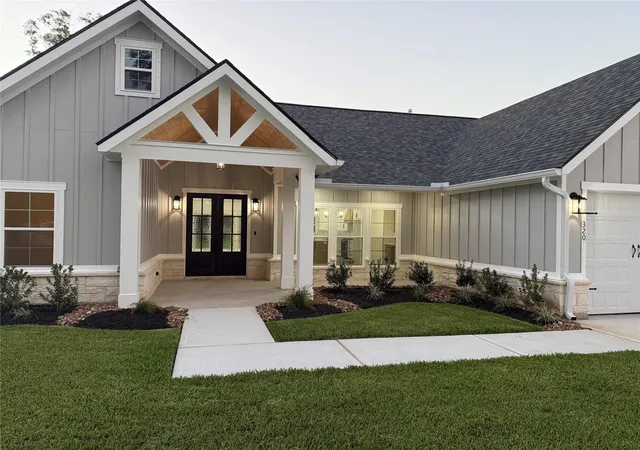 4th image of 320 Wood Haven Dr, West Columbia, TX 77486 | MLS# 76107906