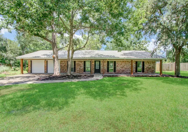 1st image of 6930 S Oak Bend Dr, Alvin, TX 77511 | MLS# 37463852