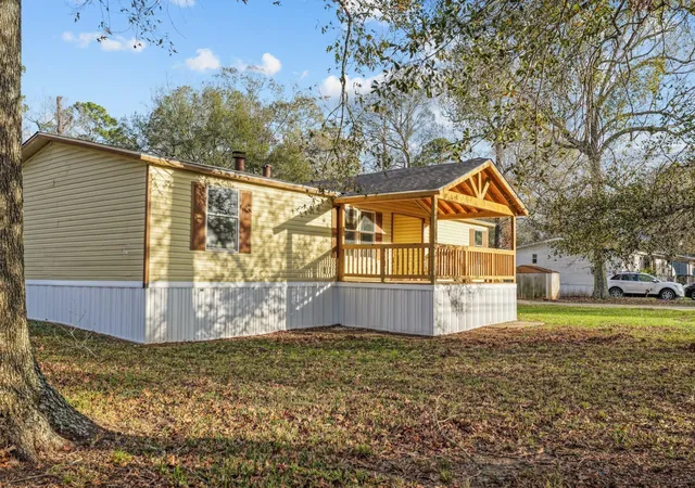 3rd image of 12902 Indian Ridge Dr, Old River Winfree, TX 77535 | MLS# 36205700