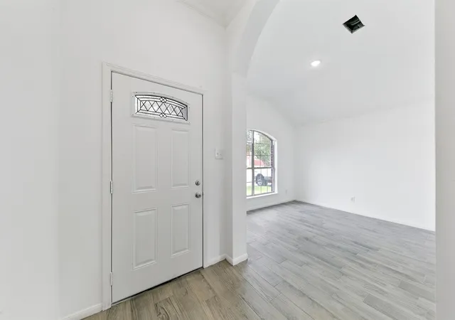 Photo 4 of Single family home for sale at 12014 Raven View Dr, Houston, TX 77067 | MLS# 81378349 | Listing updated on 2026-08-26