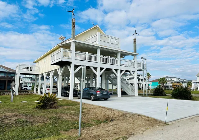 Photo 2 of Single family home for sale at 2599 Breaker Dr, Port Bolivar, TX 77650 | MLS# 10346876 | Listing updated on 2026-08-19
