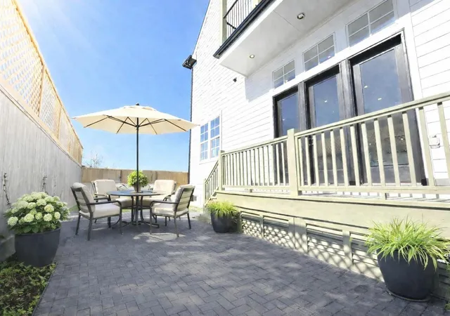 3rd image of 11061 Chatterton Dr, Houston, TX 77043 | MLS# 84233588