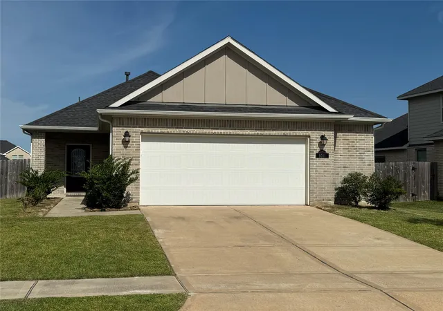 Photo 1 of Single family home for sale at 8011 Grandstand Pkwy, Fulshear, TX 77441 | MLS# 51819785 | Listing updated on 2026-08-14