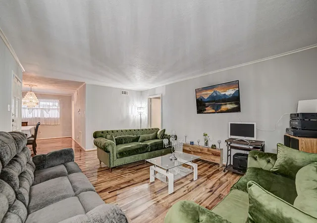 Photo 4 of Condo for sale at 7900 Westheimer Rd #202, Houston, TX 77063 | MLS# 10354302 | Listing updated on 2026-09-13