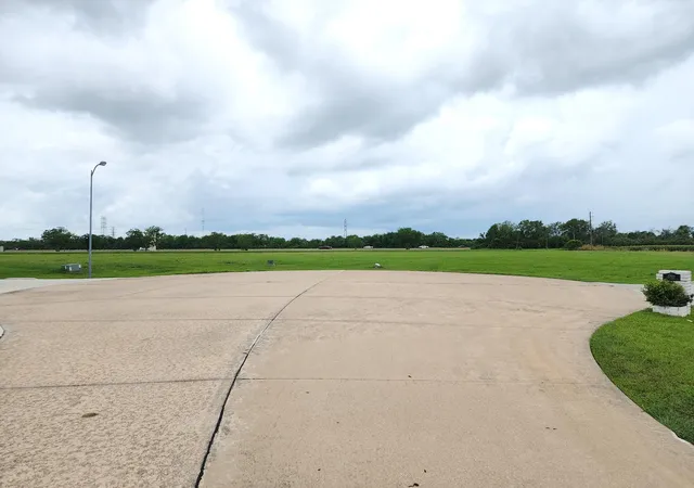 Photo 4 of Land for sale at 27803 Gulf Landing Ct, Rosharon, TX 77583 | MLS# 60832340 | Listing updated on 2026-07-16