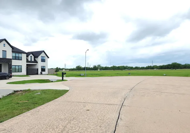 Photo 7 of Land for sale at 27803 Gulf Landing Ct, Rosharon, TX 77583 | MLS# 60832340 | Listing updated on 2026-07-16